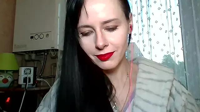 LuminousLady from StripChat is Freechat