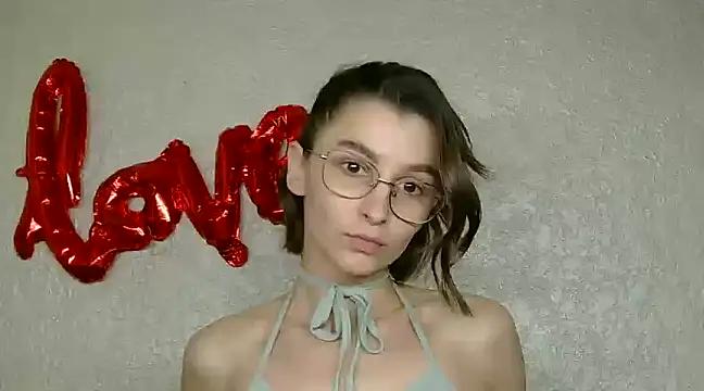 Girls: Stay up-to-date with the new immersive cumshows range and check-out the cutest escorts exhibit their wet clitoris and sweet physiques as they strip off and climax.