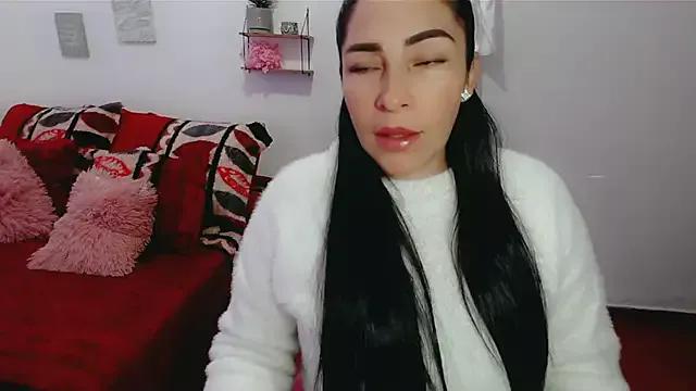 luna_lgomez_ from StripChat is Freechat