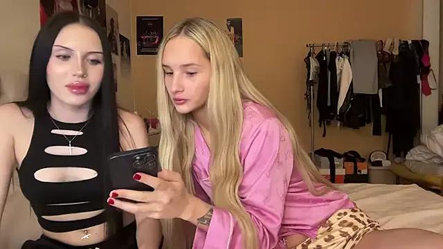 lustytwins from StripChat is Freechat