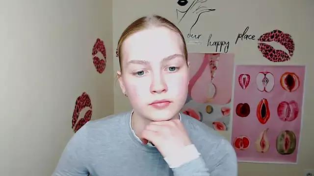 MademoiselleCl from StripChat is Freechat