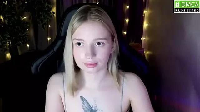 Girls: Stay up-to-date with the new immersive cumshows range and check-out the cutest escorts exhibit their wet clitoris and sweet physiques as they strip off and climax.