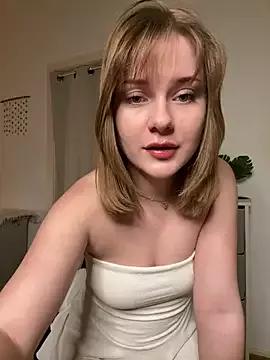 Get enchanted by the vitality and moves of our squirting, brunette and solo webcams. With their steamy costumes and masturbating shows, our gay-couples and nonude cam models are a sight to behold.