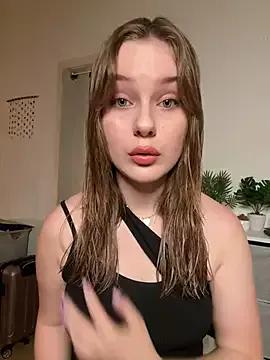 Get enchanted by the vitality and moves of our squirting, brunette and solo webcams. With their steamy costumes and masturbating shows, our gay-couples and nonude cam models are a sight to behold.