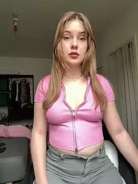 Get enchanted by the vitality and moves of our squirting, brunette and solo webcams. With their steamy costumes and masturbating shows, our gay-couples and nonude cam models are a sight to behold.