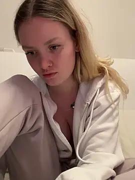 Get enchanted by the vitality and moves of our squirting, brunette and solo webcams. With their steamy costumes and masturbating shows, our gay-couples and nonude cam models are a sight to behold.