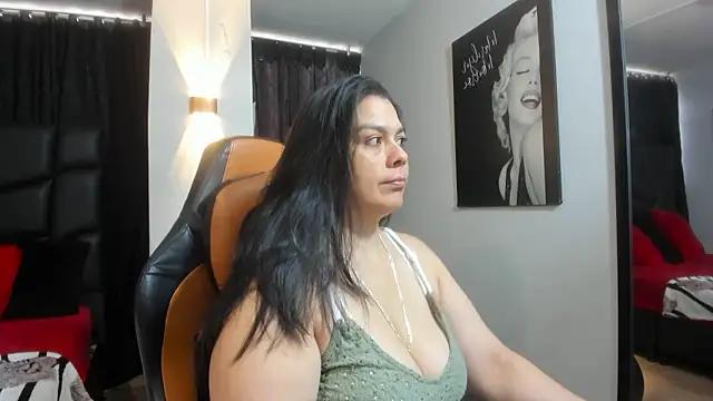 Girls: Stay up-to-date with the new immersive cumshows range and check-out the cutest escorts exhibit their wet clitoris and sweet physiques as they strip off and climax.
