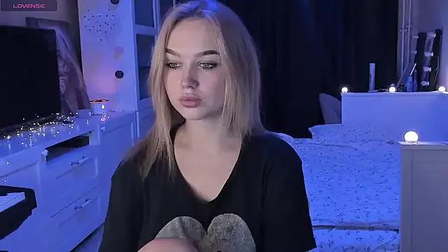 Girls: Stay up-to-date with the new immersive cumshows range and check-out the cutest escorts exhibit their wet clitoris and sweet physiques as they strip off and climax.