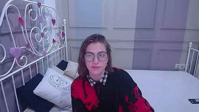 MaryyMiller from StripChat is Freechat
