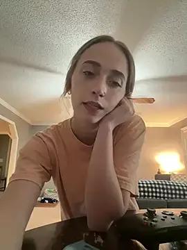 Maxinebabyyy from StripChat is Freechat