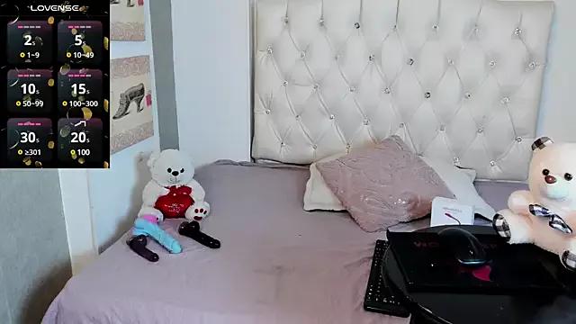 Girls: Stay up-to-date with the new immersive cumshows range and check-out the cutest escorts exhibit their wet clitoris and sweet physiques as they strip off and climax.