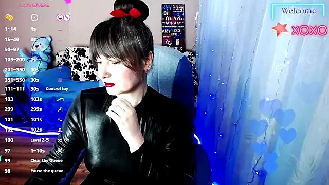 MilaRay from StripChat is Freechat