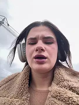 MiraReach from StripChat is Freechat