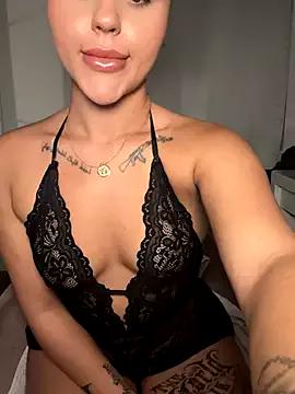 Photos of Missmilawild from StripChat is Freechat