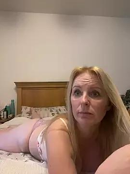 Girls ecstasy: Improve your chatting skills with these steamy streamers, and dive into the immersive world of exposed attraction.