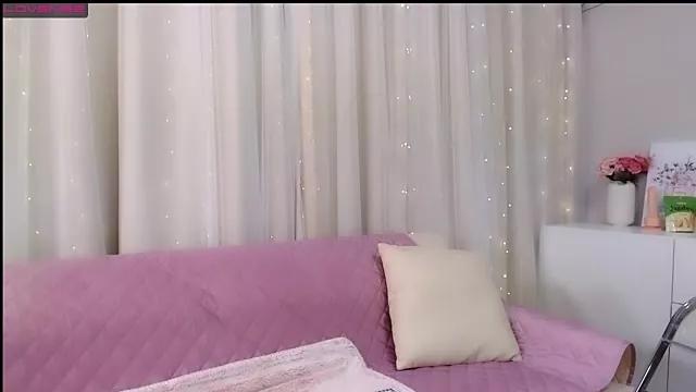 Get enchanted by the vitality and moves of our squirting, brunette and solo webcams. With their steamy costumes and masturbating shows, our gay-couples and nonude cam models are a sight to behold.