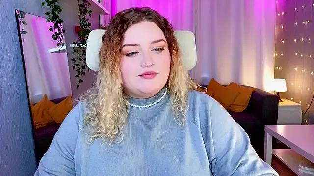 moneysirena from StripChat is Freechat