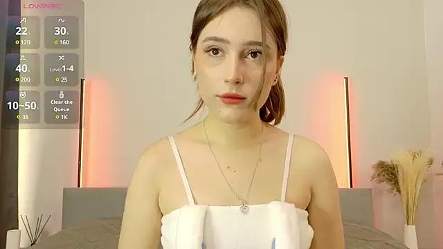 MoonlitDiva from StripChat is Freechat