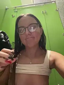 Get enchanted by the vitality and moves of our squirting, brunette and solo webcams. With their steamy costumes and masturbating shows, our gay-couples and nonude cam models are a sight to behold.