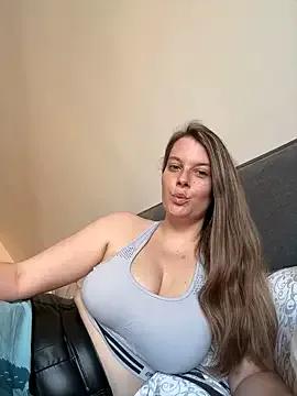 Get enchanted by the vitality and moves of our squirting, brunette and solo webcams. With their steamy costumes and masturbating shows, our gay-couples and nonude cam models are a sight to behold.