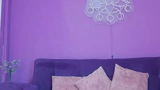 Nina_Rossetti from StripChat is Freechat