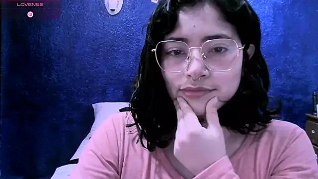 NinaYellow from StripChat is Freechat