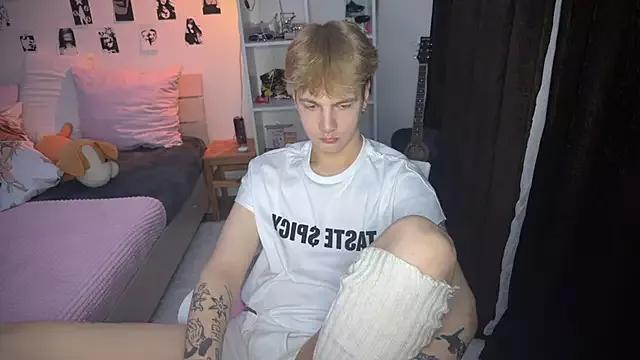 Photos of olivertasty from StripChat is Freechat