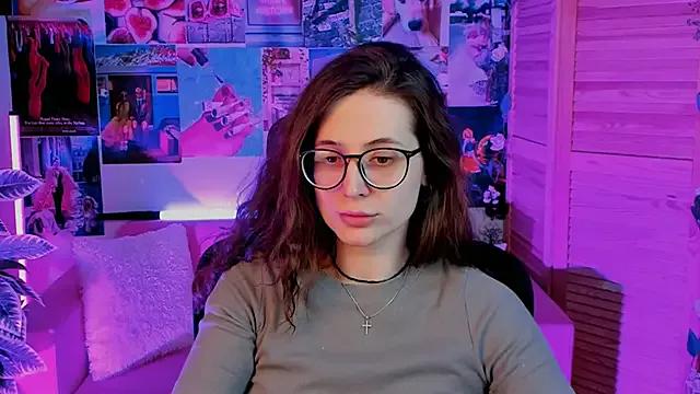 OliviaMcClean from StripChat is Freechat