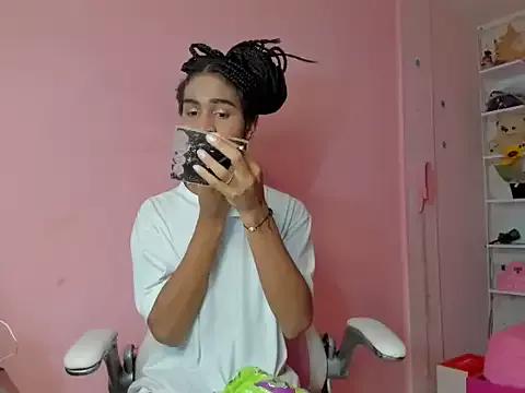 paris_hiltom from StripChat is Freechat
