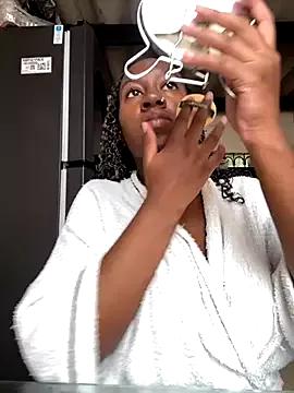 Qeen_blackk from StripChat is Freechat