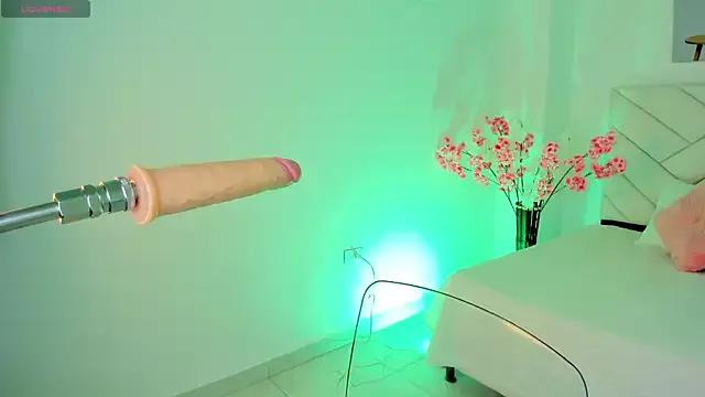 raven_blackk from StripChat is Freechat