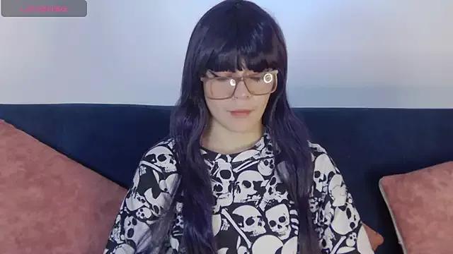 RavennMoonn from StripChat is Freechat