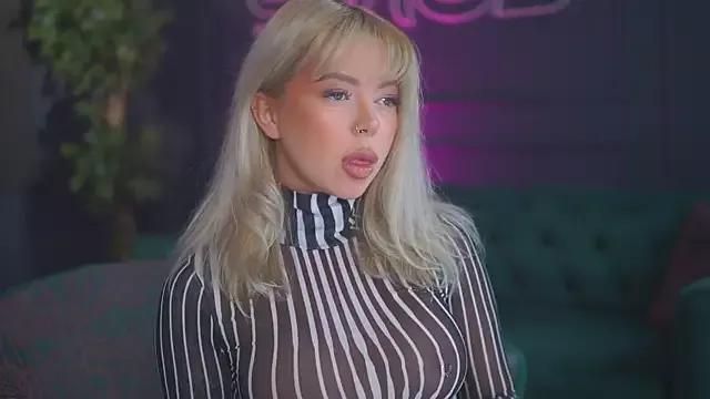 Red_Lara from StripChat is Freechat