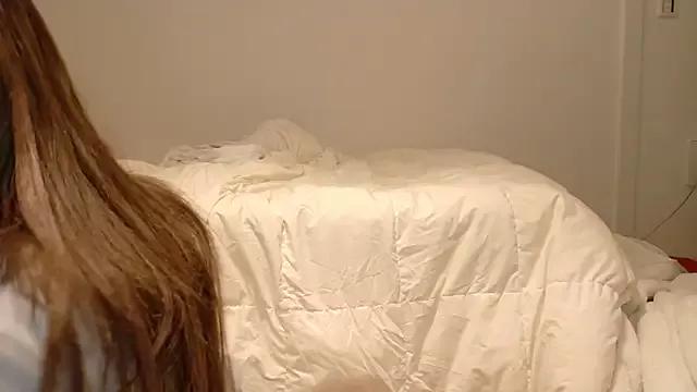 Get enchanted by the vitality and moves of our squirting, brunette and solo webcams. With their steamy costumes and masturbating shows, our gay-couples and nonude cam models are a sight to behold.