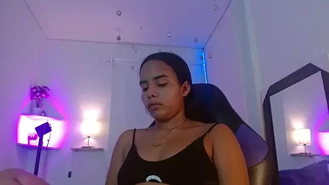 Roxy_Stonee from StripChat is Freechat