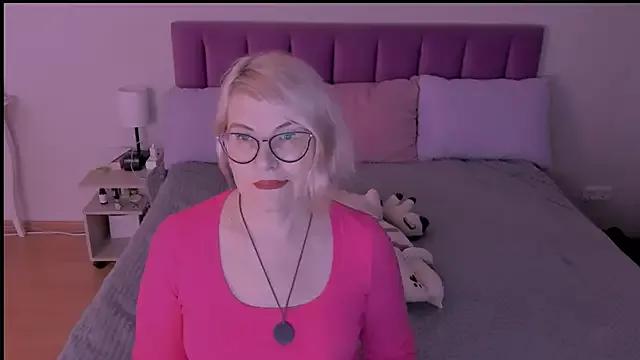 Girls: Stay up-to-date with the new immersive cumshows range and check-out the cutest escorts exhibit their wet clitoris and sweet physiques as they strip off and climax.
