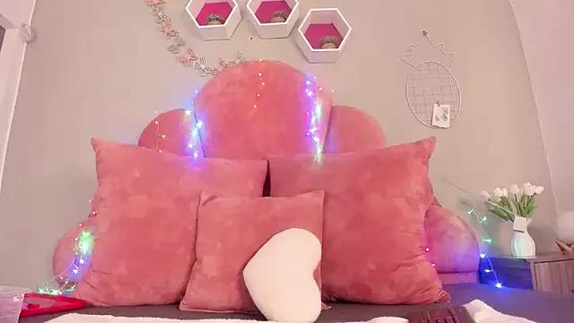 Girls: Stay up-to-date with the new immersive cumshows range and check-out the cutest escorts exhibit their wet clitoris and sweet physiques as they strip off and climax.