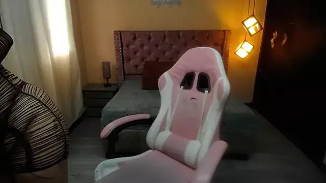 Girls: Stay up-to-date with the new immersive cumshows range and check-out the cutest escorts exhibit their wet clitoris and sweet physiques as they strip off and climax.
