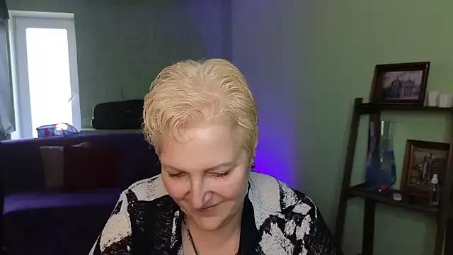 Sandra_Snowy from StripChat is Freechat