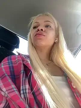 SandraHub from StripChat is Freechat