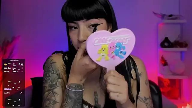Saraa_Desiree from StripChat is Freechat