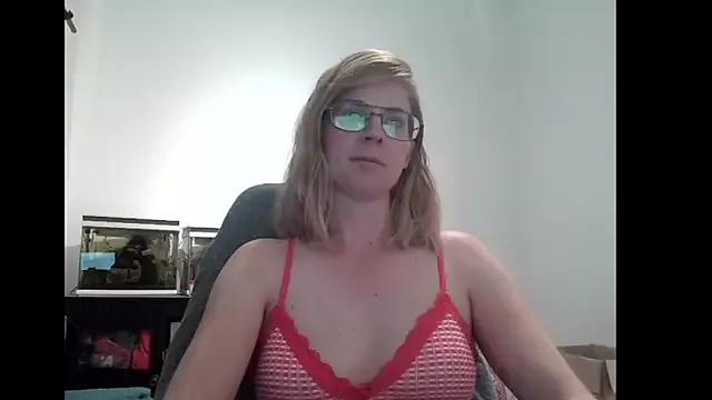 SavannaGirly from StripChat is Freechat