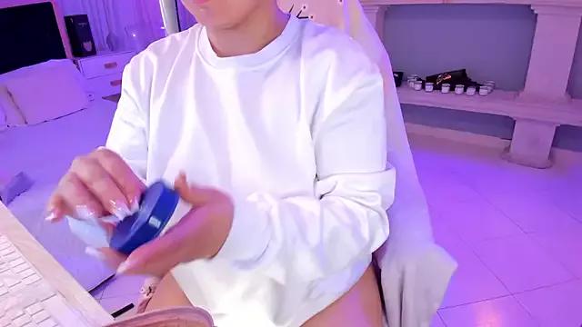 scarlet_miller1 from StripChat is Freechat