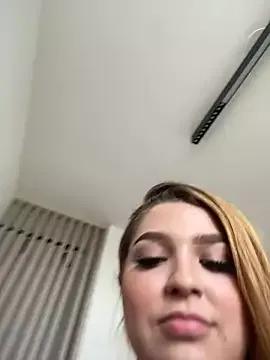 scarlett_deville from StripChat is Freechat