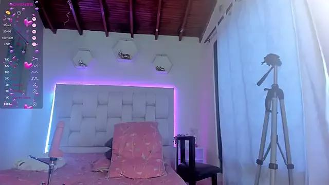 Girls: Stay up-to-date with the new immersive cumshows range and check-out the cutest escorts exhibit their wet clitoris and sweet physiques as they strip off and climax.