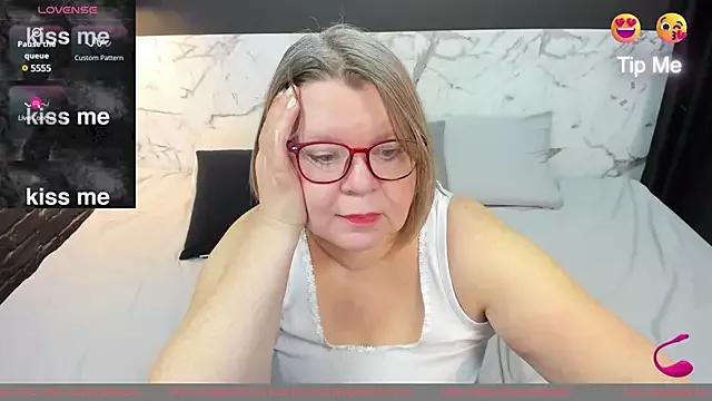 Shannonshine from StripChat is Freechat