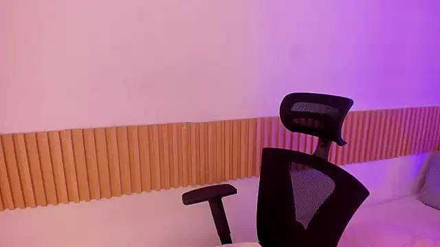 Girls: Stay up-to-date with the new immersive cumshows range and check-out the cutest escorts exhibit their wet clitoris and sweet physiques as they strip off and climax.