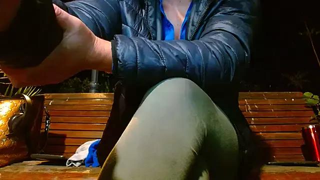 SquirtyMellissaLabia from StripChat is Freechat