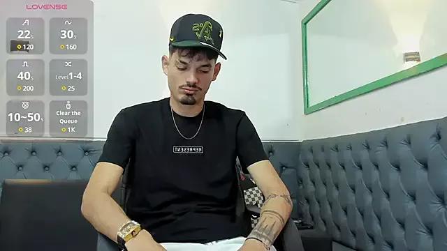 Stevengreen_ from StripChat is Freechat