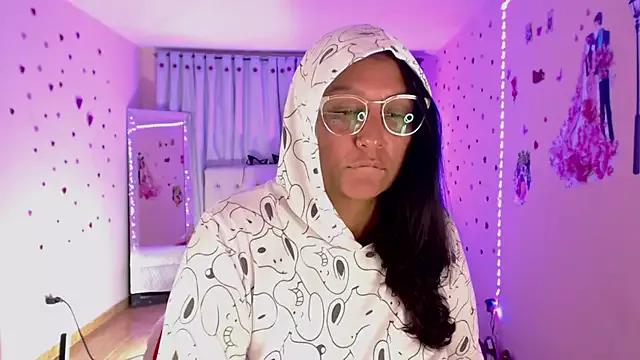 Victoria_Red01 from StripChat is Freechat